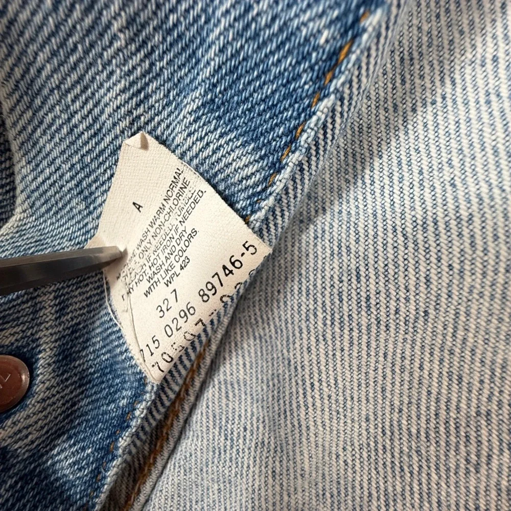 Vintage Levis 70507 0296 Denim Trucker Jacket Light Wash Made in USA Mens Large